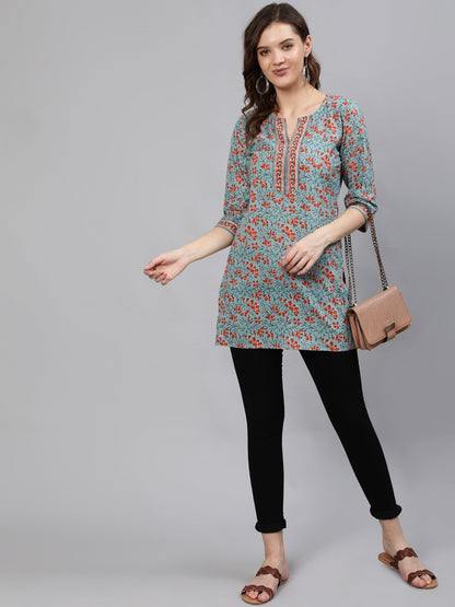 Women Green Floral Printed Tunic With Three Quarter Sleeves