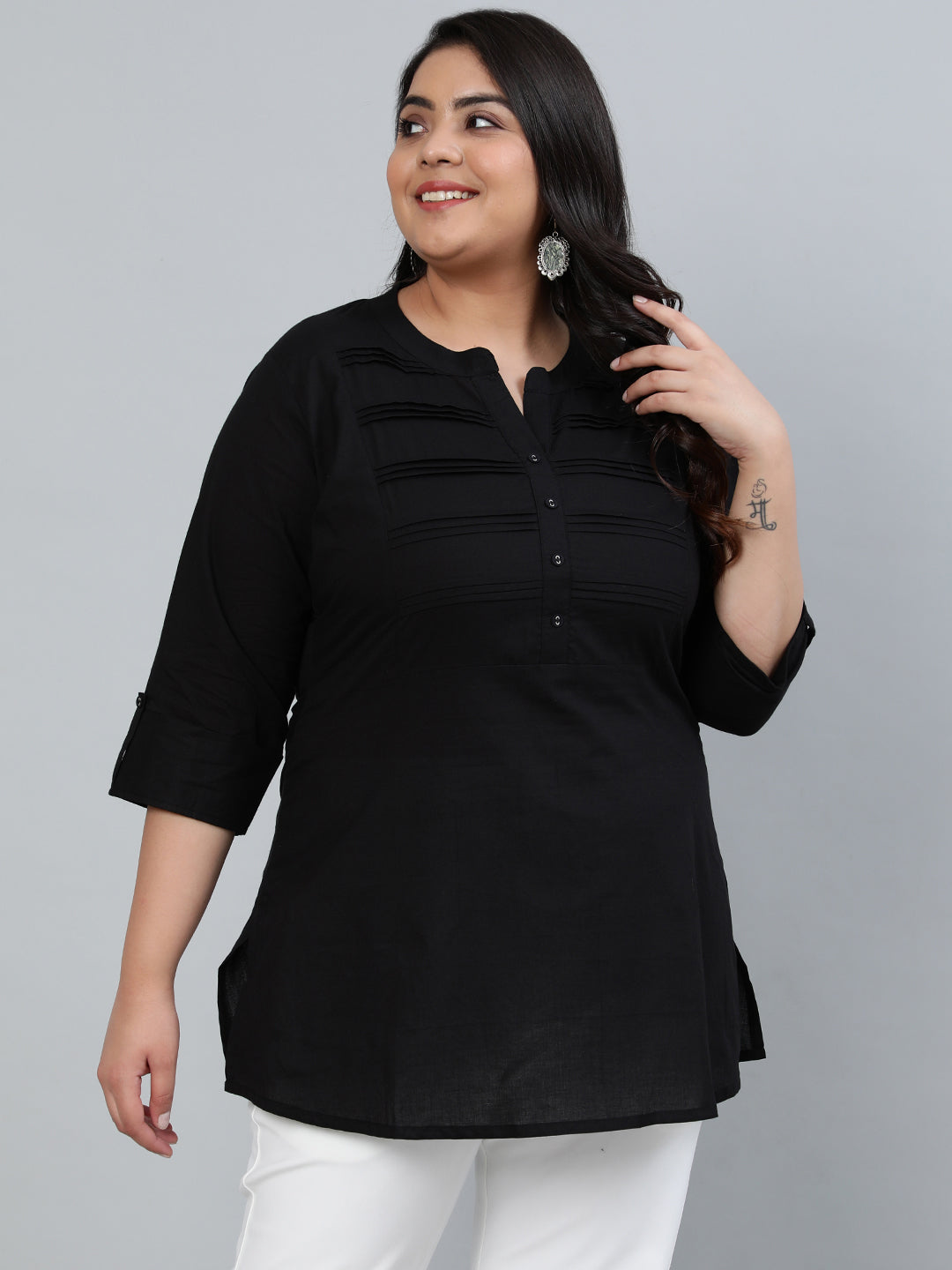 Women Solid Black Plus Size Tunic With Three Quarter Sleeves