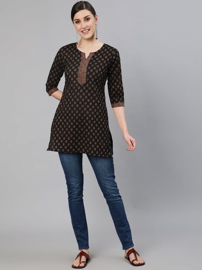 Women Brown Printed Straight Tunic With Three Quarter Sleeves