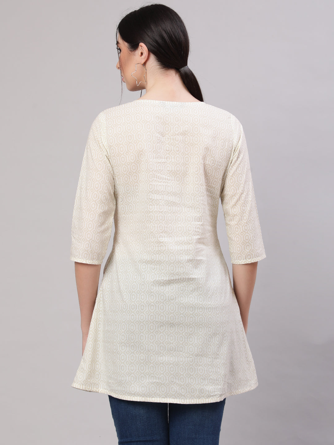 Women Cream Printed Straight Tunic With Three Quarter Sleeves