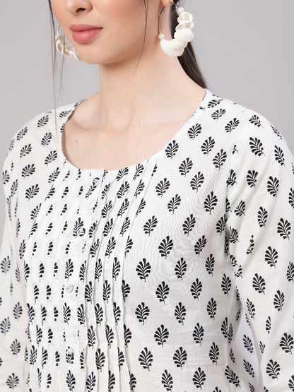 Women White Printed Straight Tunic With Three Quarter Sleeves