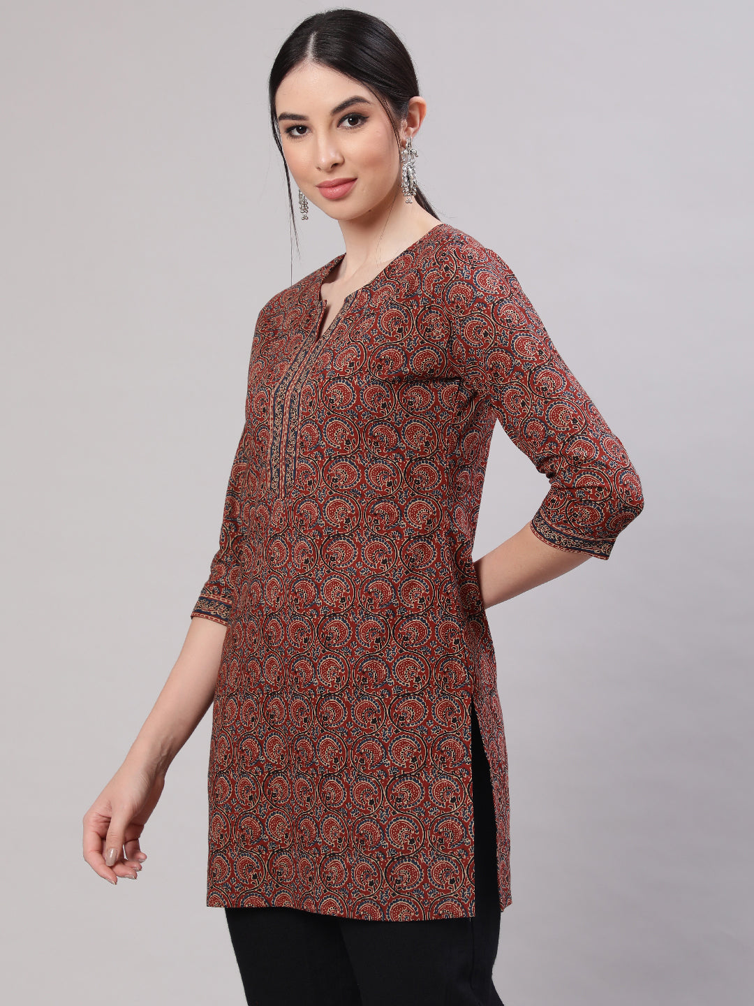 Women Multi Color Printed Straight Tunic With Three Quarter Sleeves