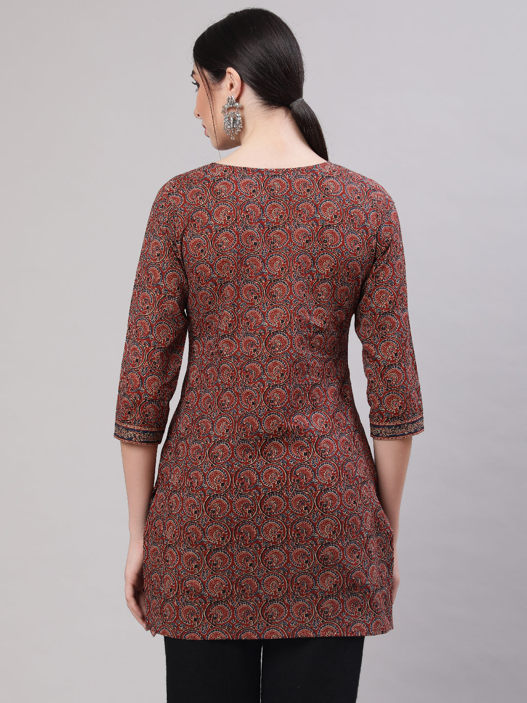 Women Multi Color Printed Straight Tunic With Three Quarter Sleeves