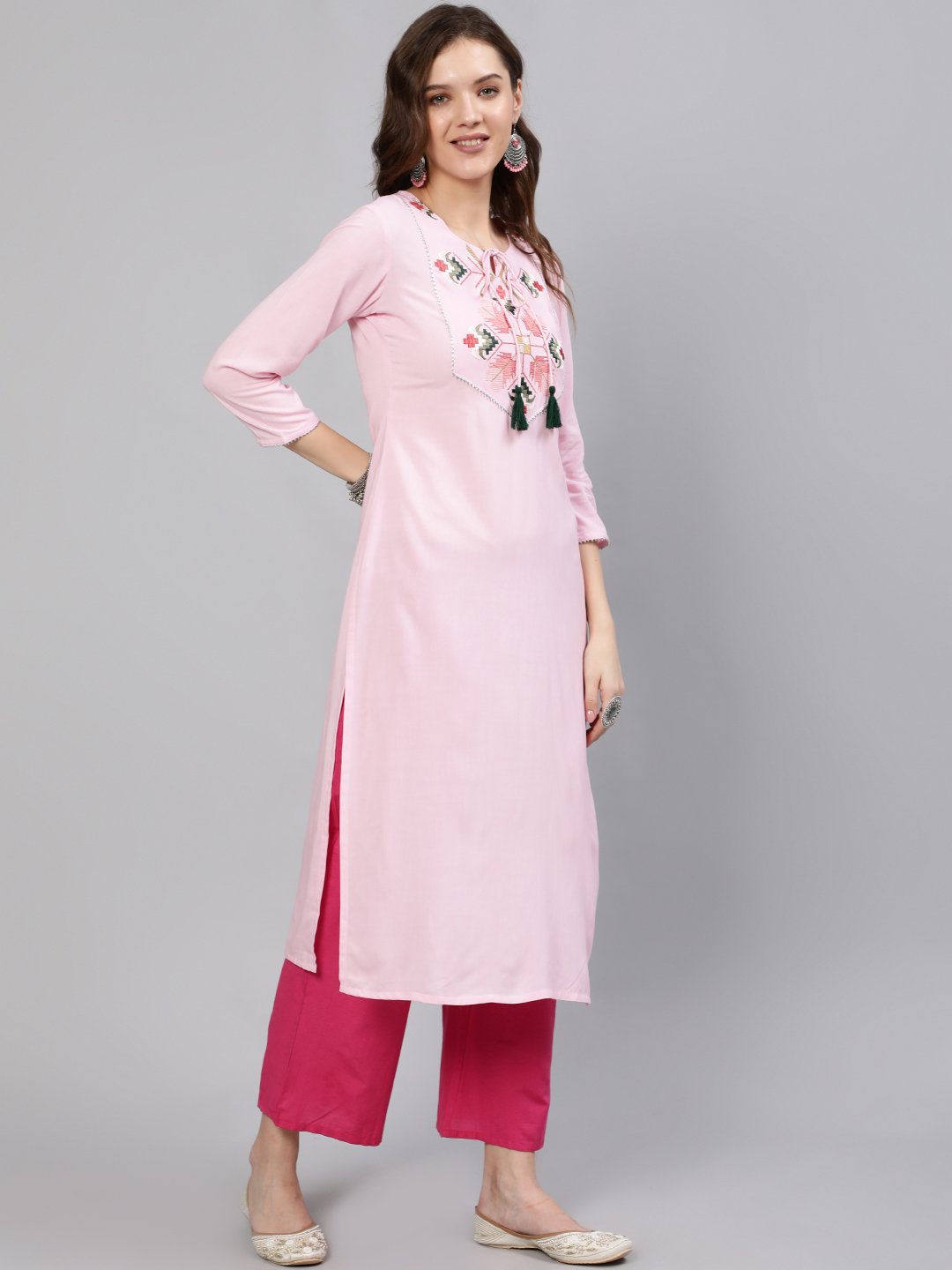 Women Pink Embroidered Straight Kurta With Three Quarter Sleeves