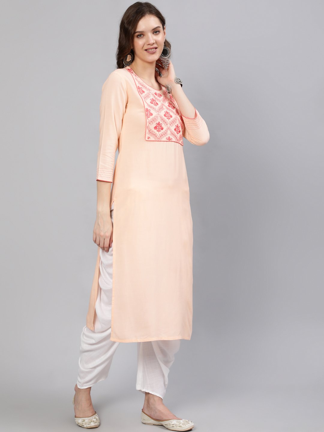 Women Peach Embroidered Straight Kurta With Three Quarter Sleeves