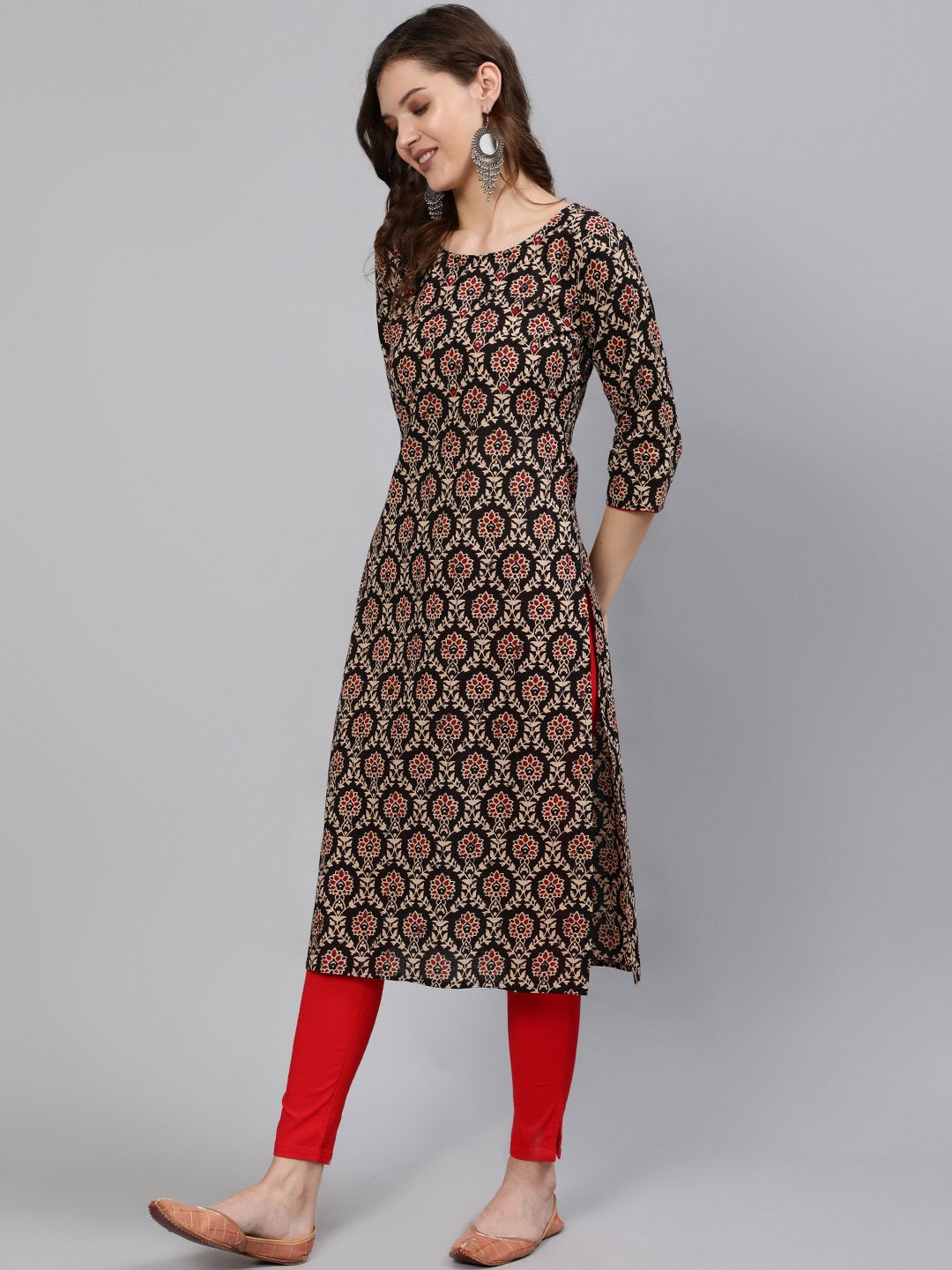 Women Black Mirror Work Printed Straight Kurta With Three Quarter Sleeves