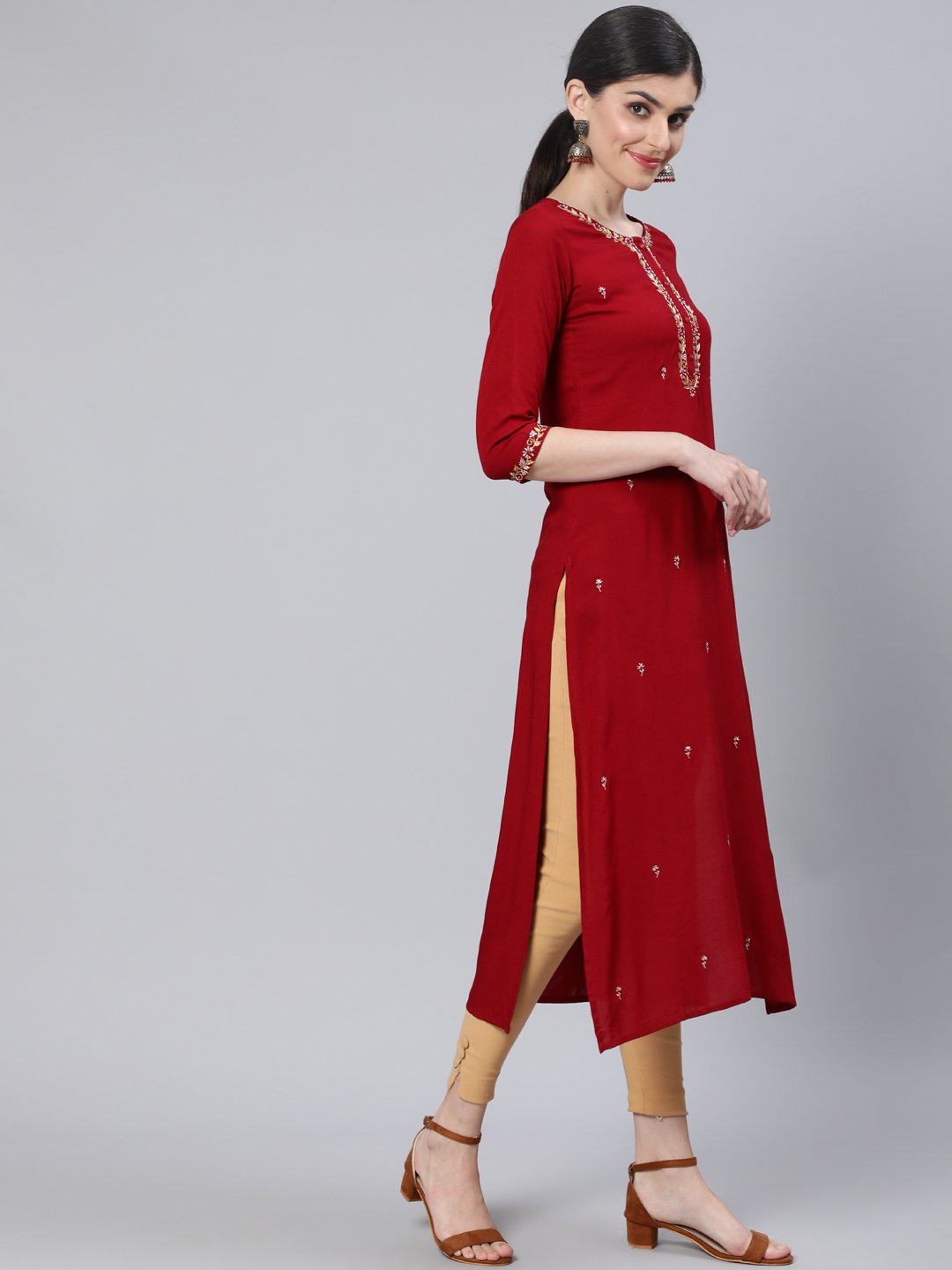 Women Maroon Embroidered Straight Kurta with Three Quarter Sleeves