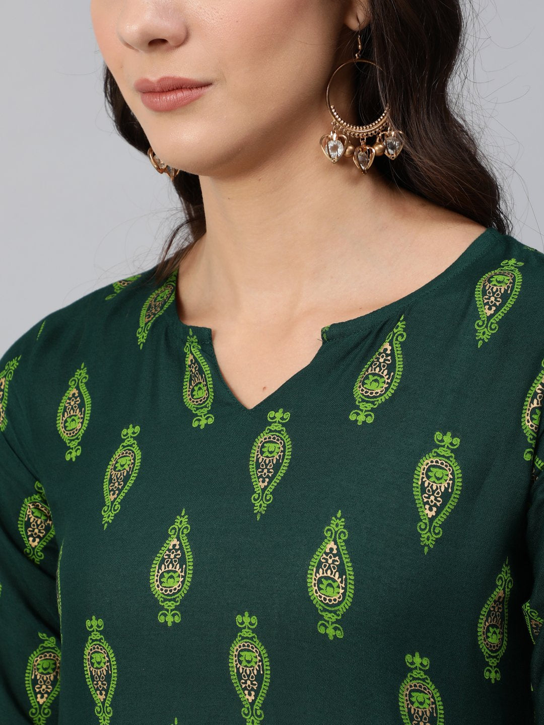 Women Green Ethnic Printed Straight Kurta With Three Quarter Sleeves