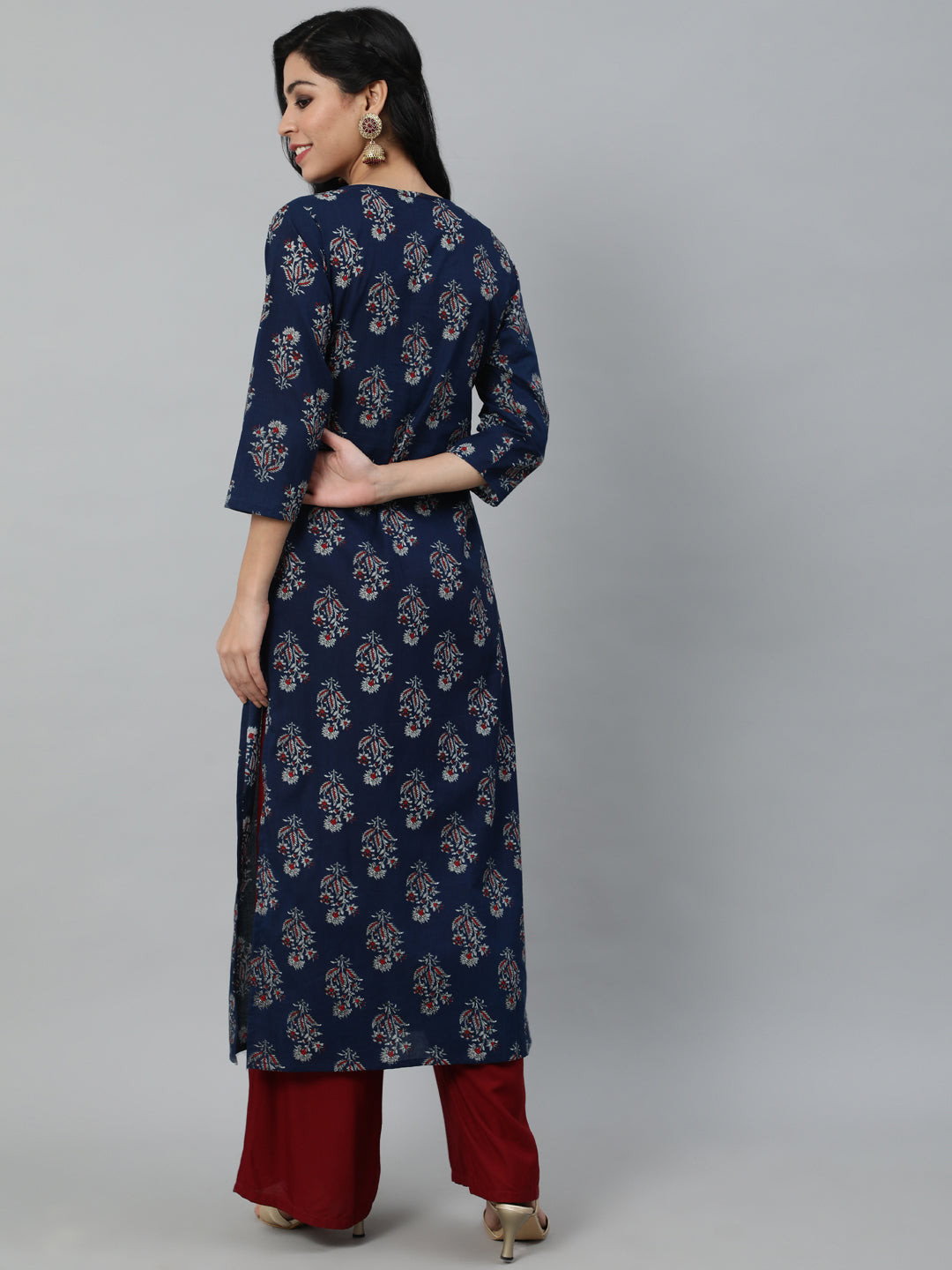 Women Navy Blue Floral Printed Straight Kurta With Three Quarter Sleeves