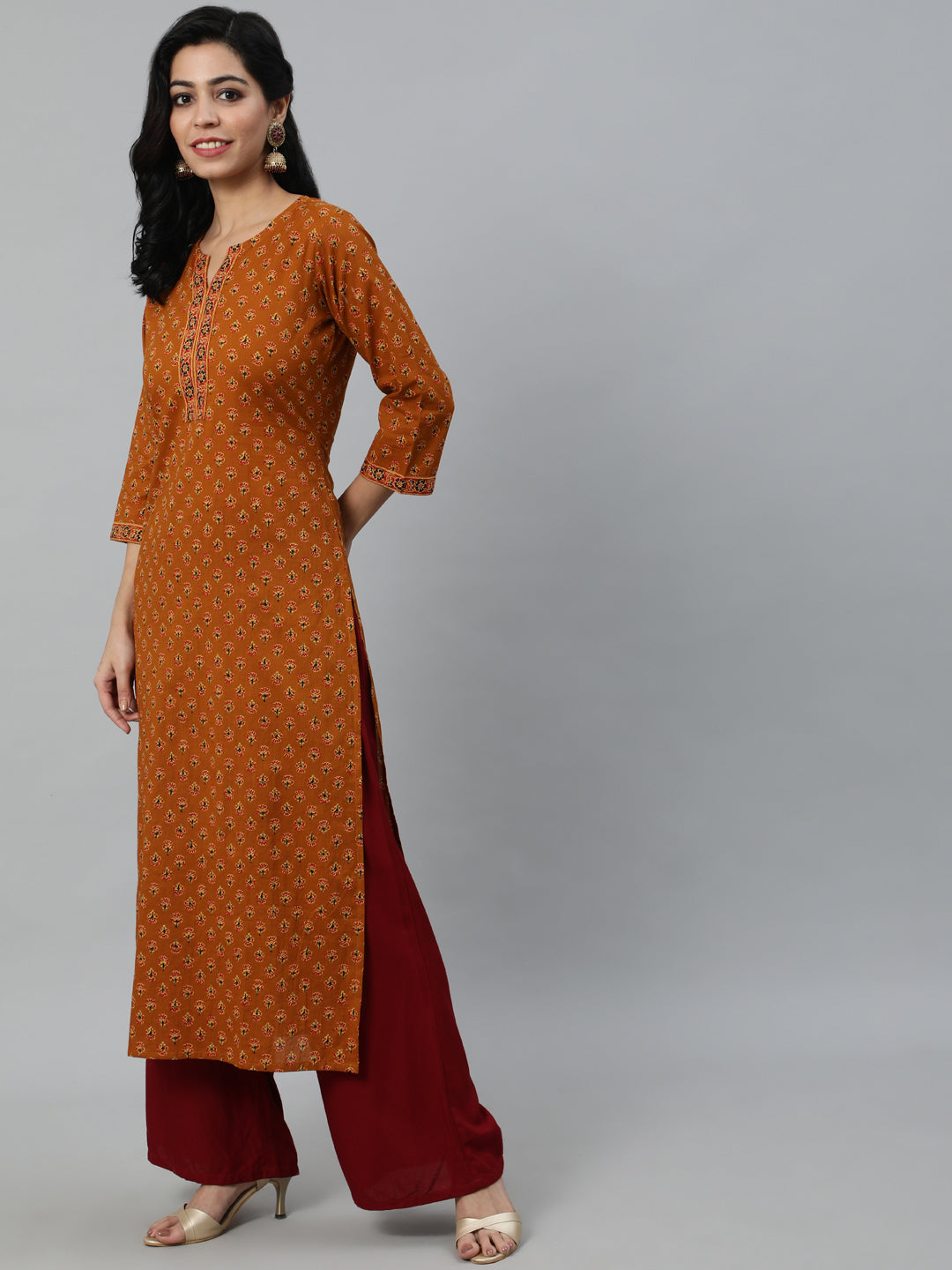 Women Mustrad Ethnic Printed Straight Kurta with Three Quarter Sleeves