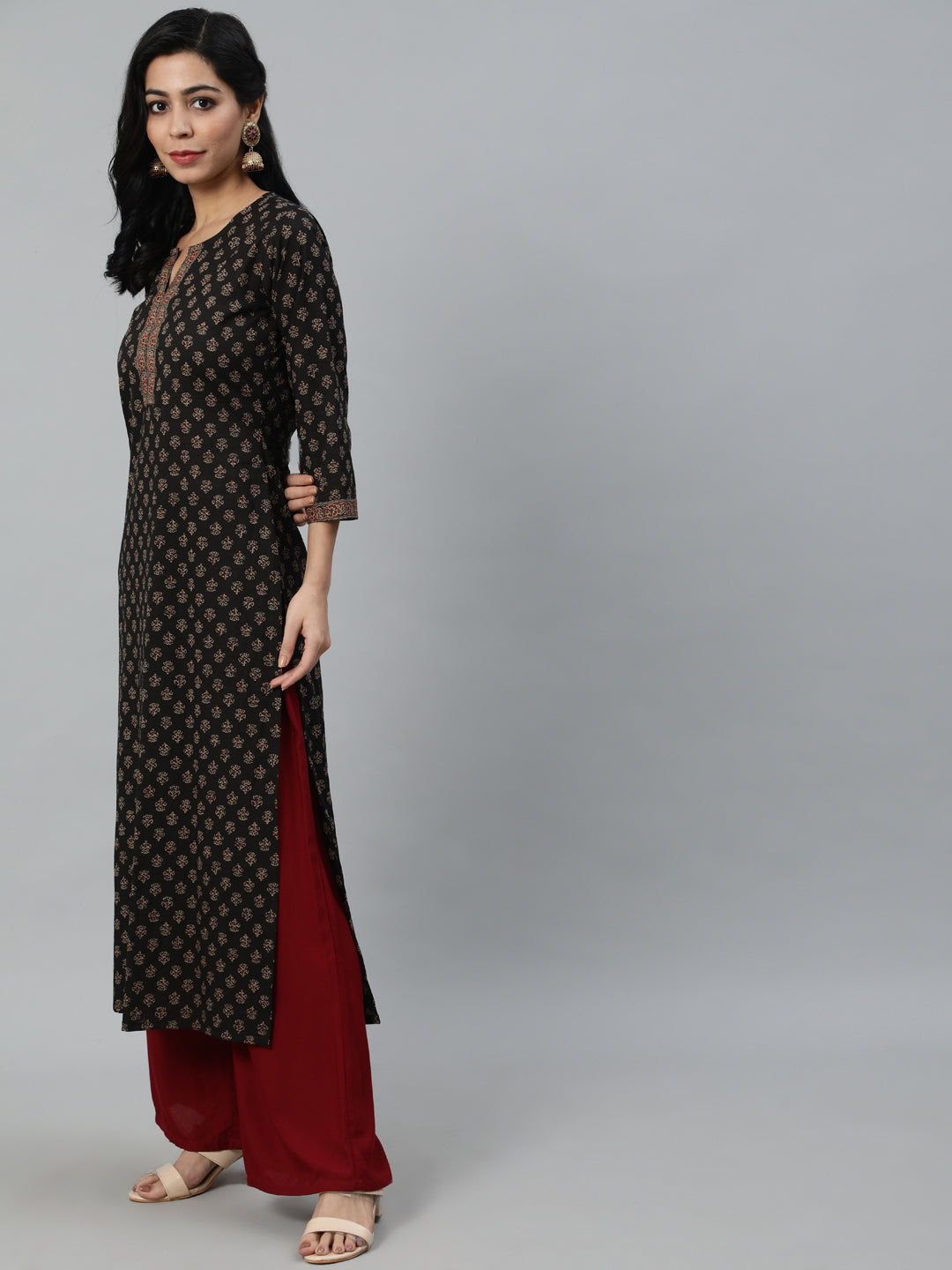 Women Brown Ethnic Printed Straight Kurta With Three Quarter Sleeves