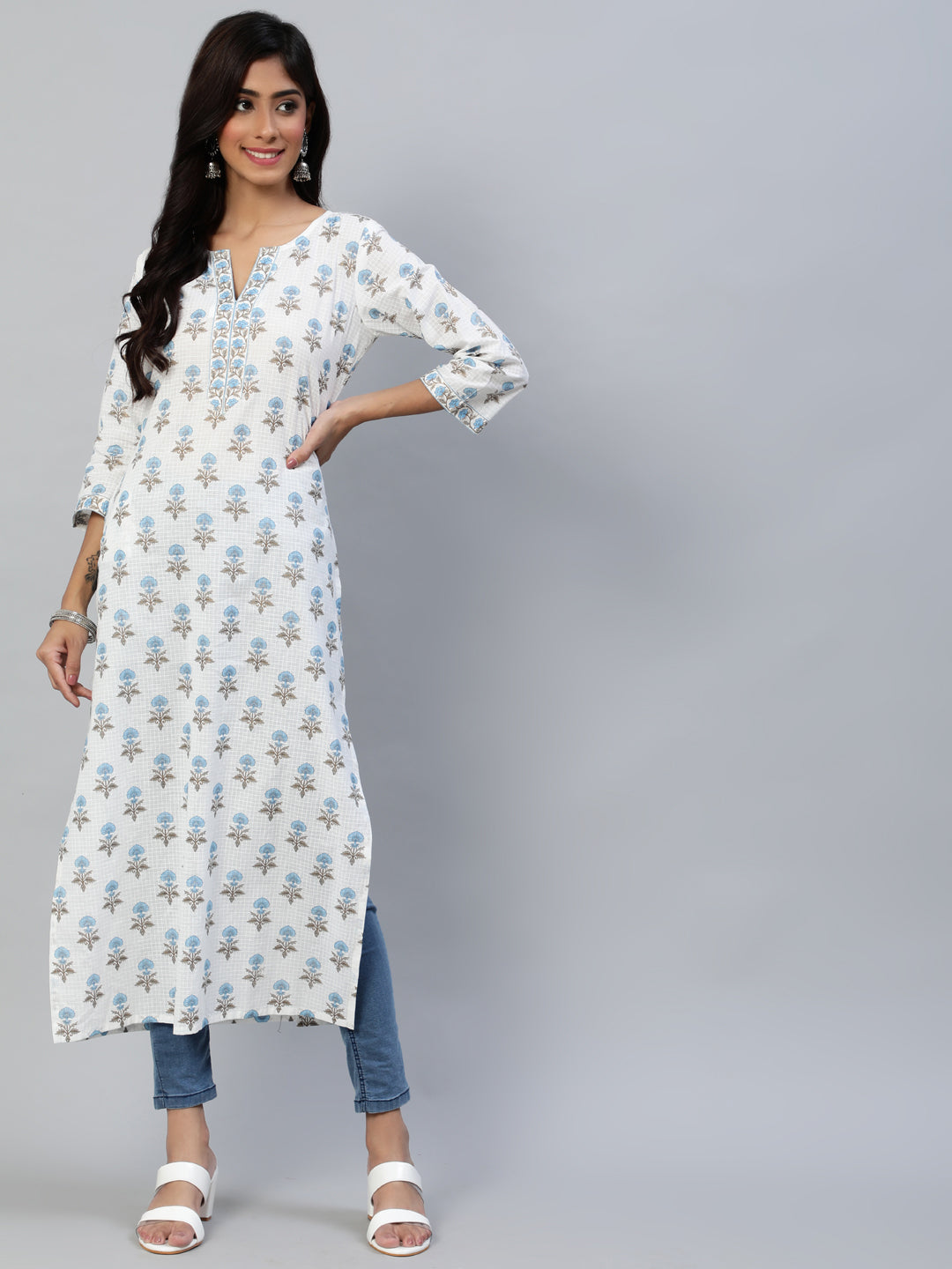 Women Off White Printed Straight Kurta With Three Quarter Sleeves