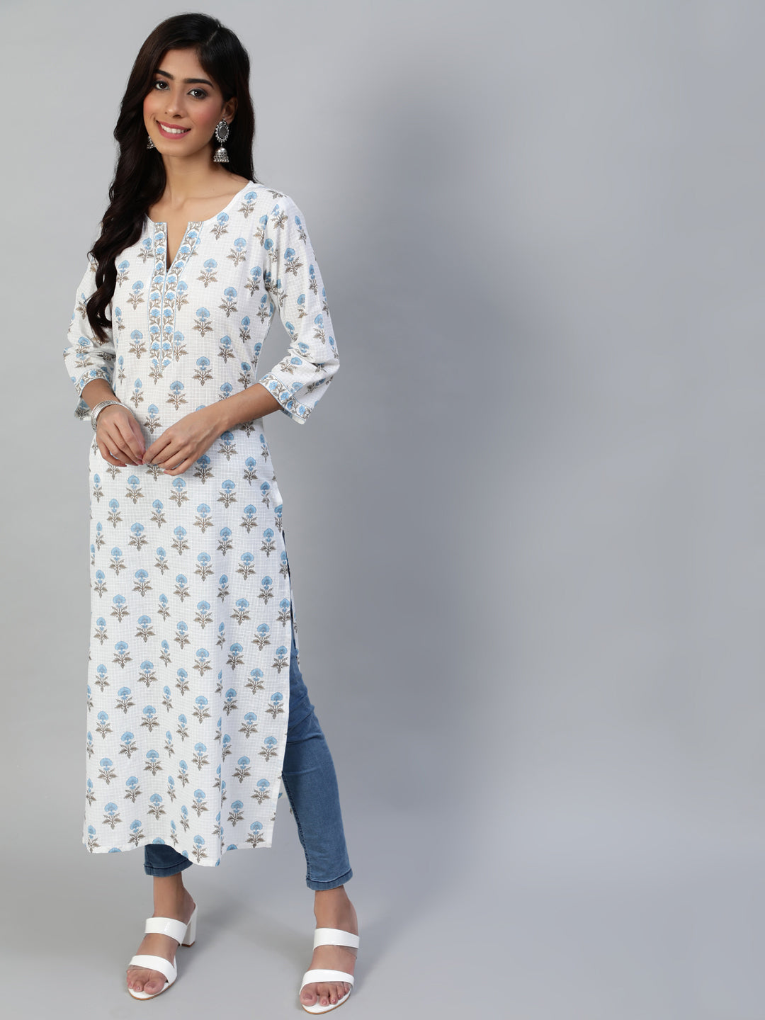 Women Off White Printed Straight Kurta With Three Quarter Sleeves