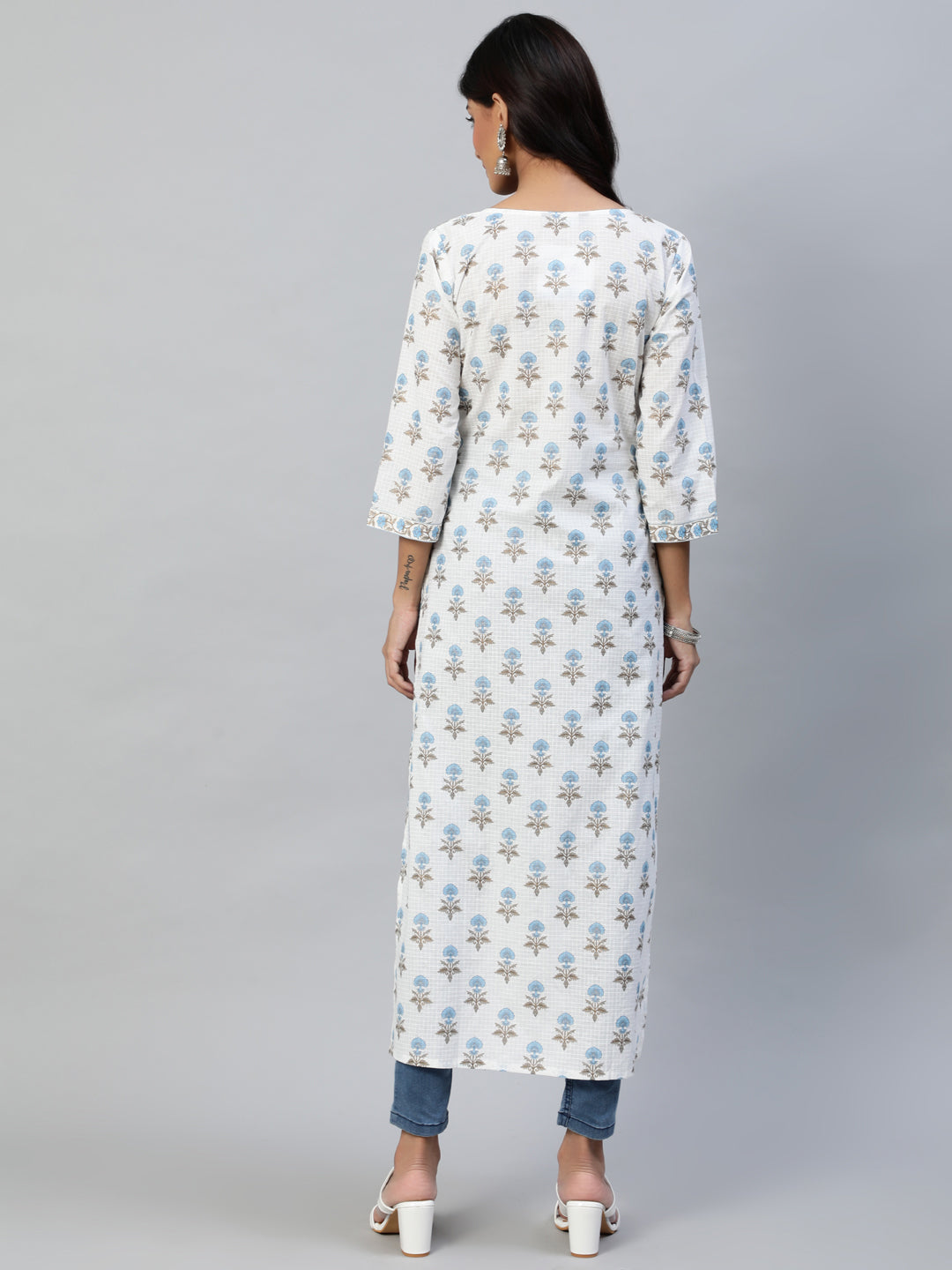 Women Off White Printed Straight Kurta With Three Quarter Sleeves