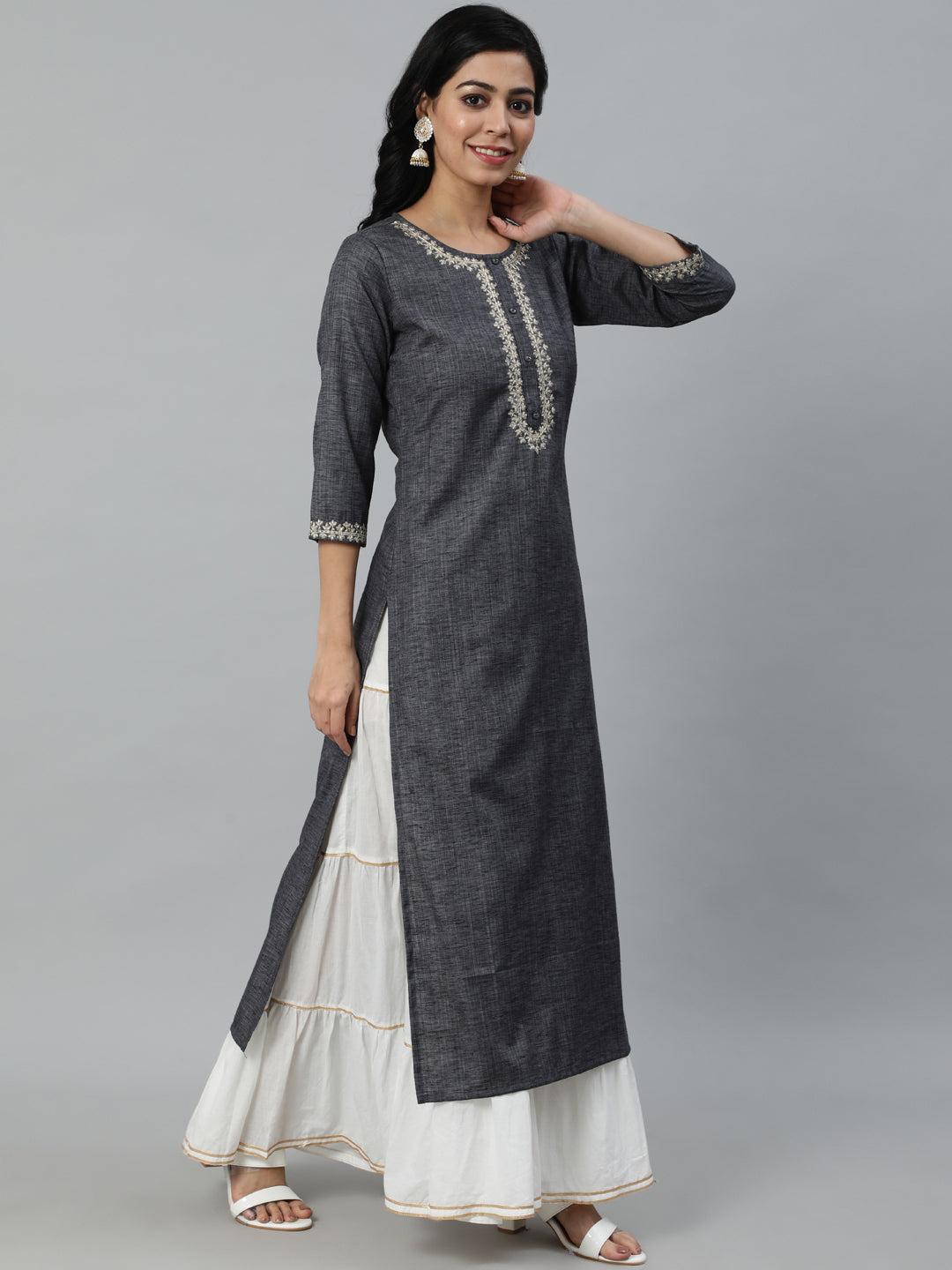 Women Grey Embroidered Straight Kurta With Three Quarter Sleeves