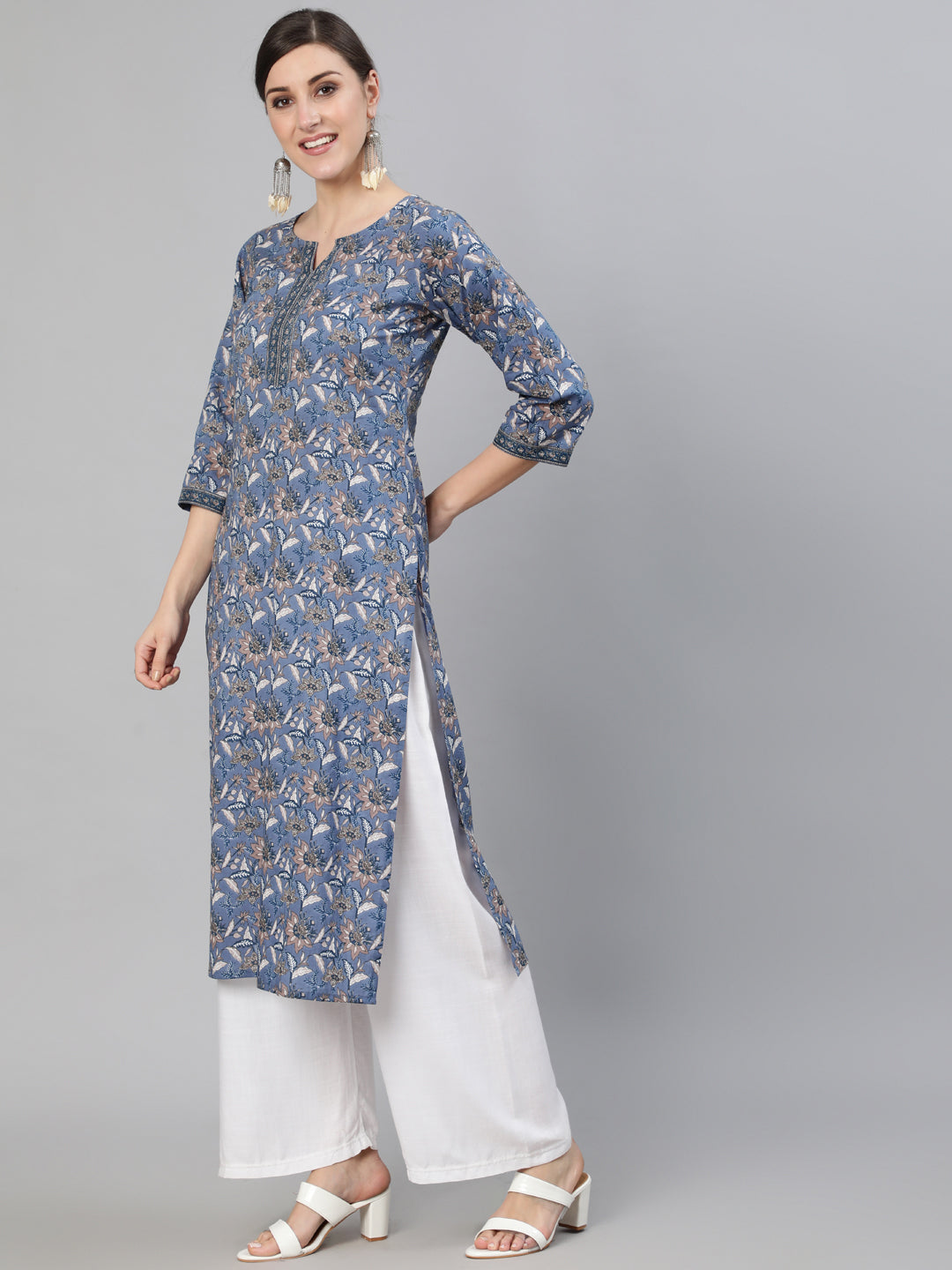 Women Blue & Beige Floral Printed Straight Kurta