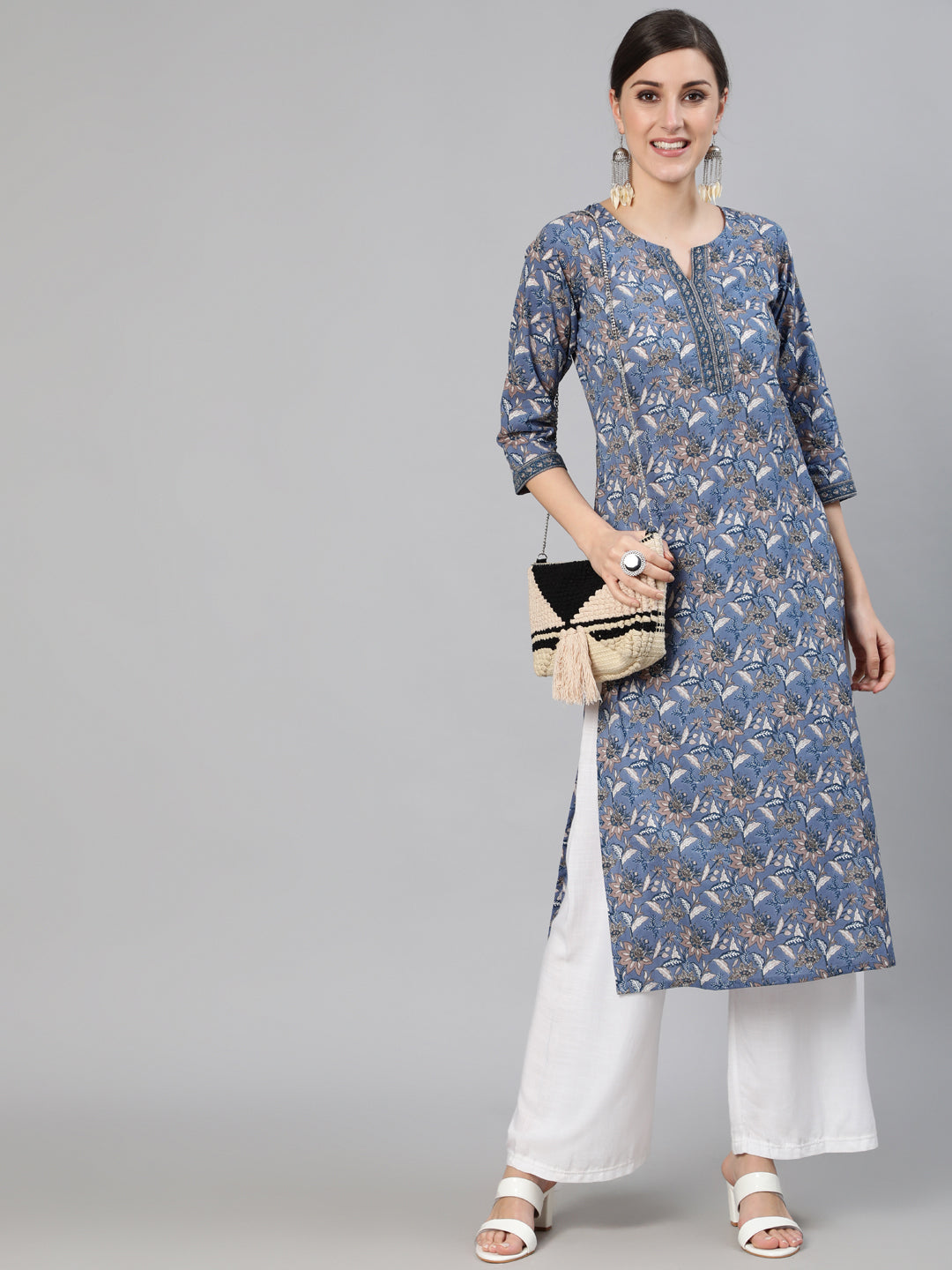 Women Blue & Beige Floral Printed Straight Kurta