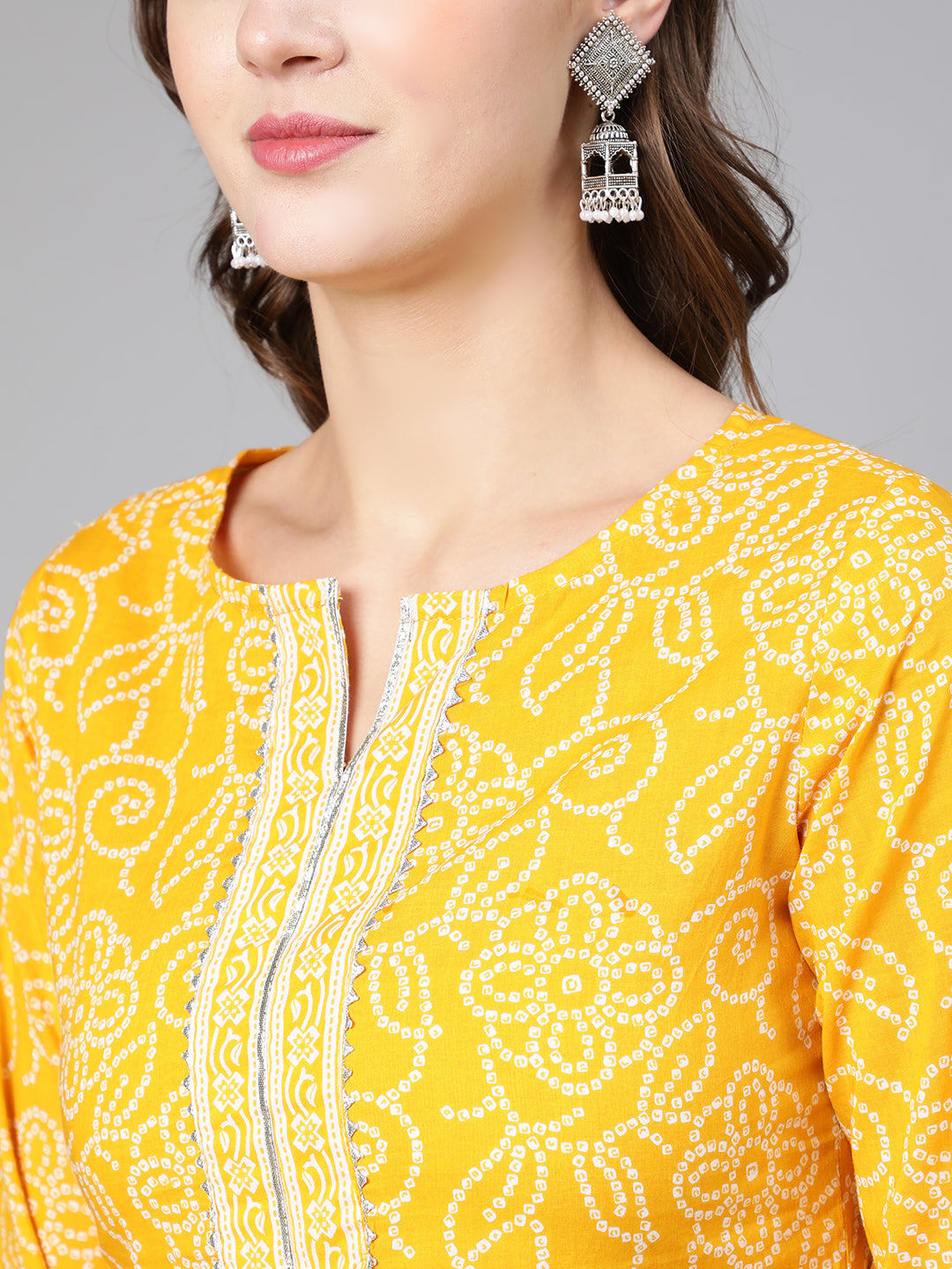 Yellow Bandhani Printed Straight Kurta With Three Quarter Sleeves