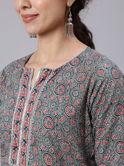 Grey Ethnic Printed Straight Kurta With Three Quarter Sleeves