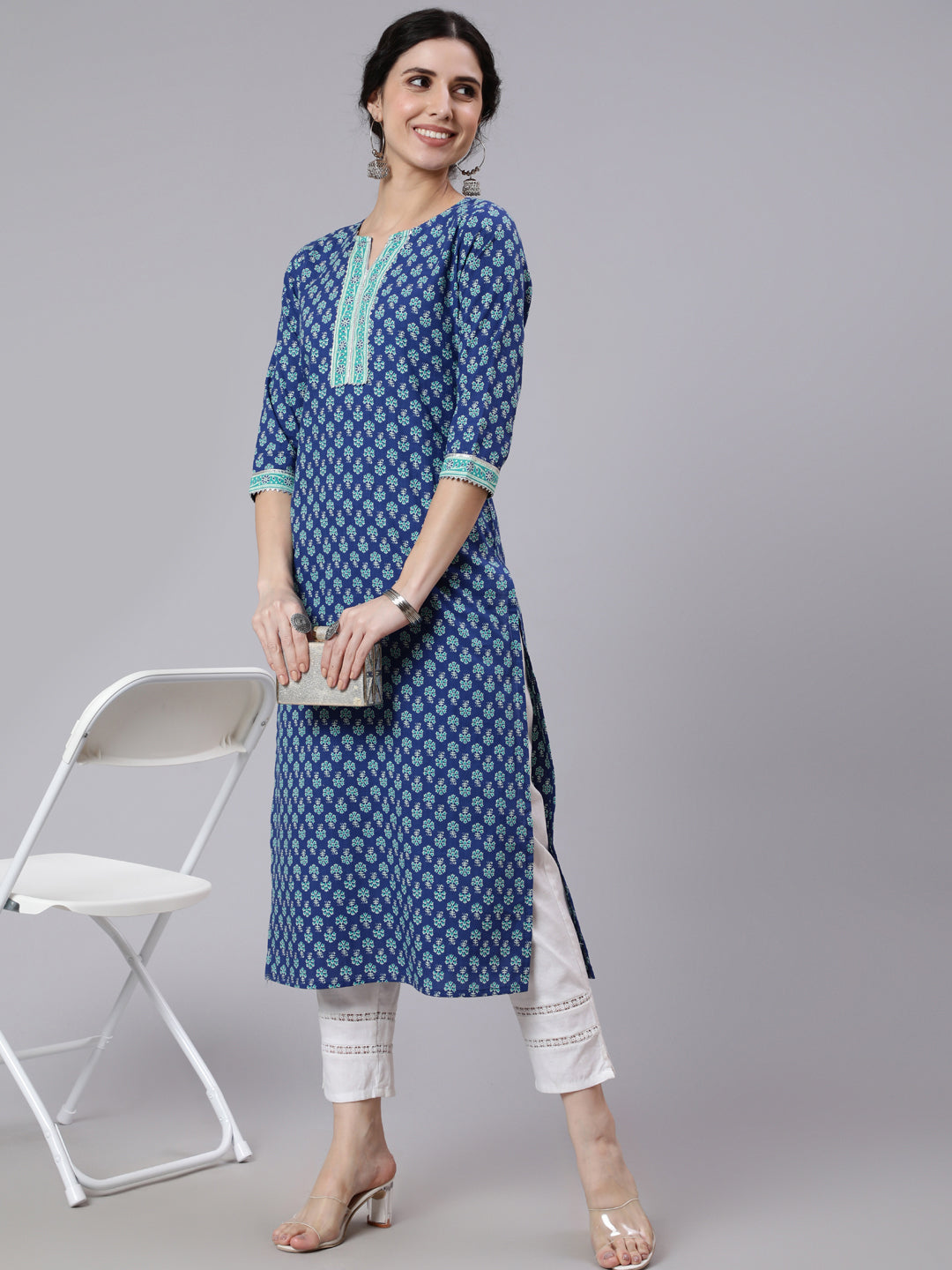 Blue Printed Straight kurta With Three Quarter Sleeves