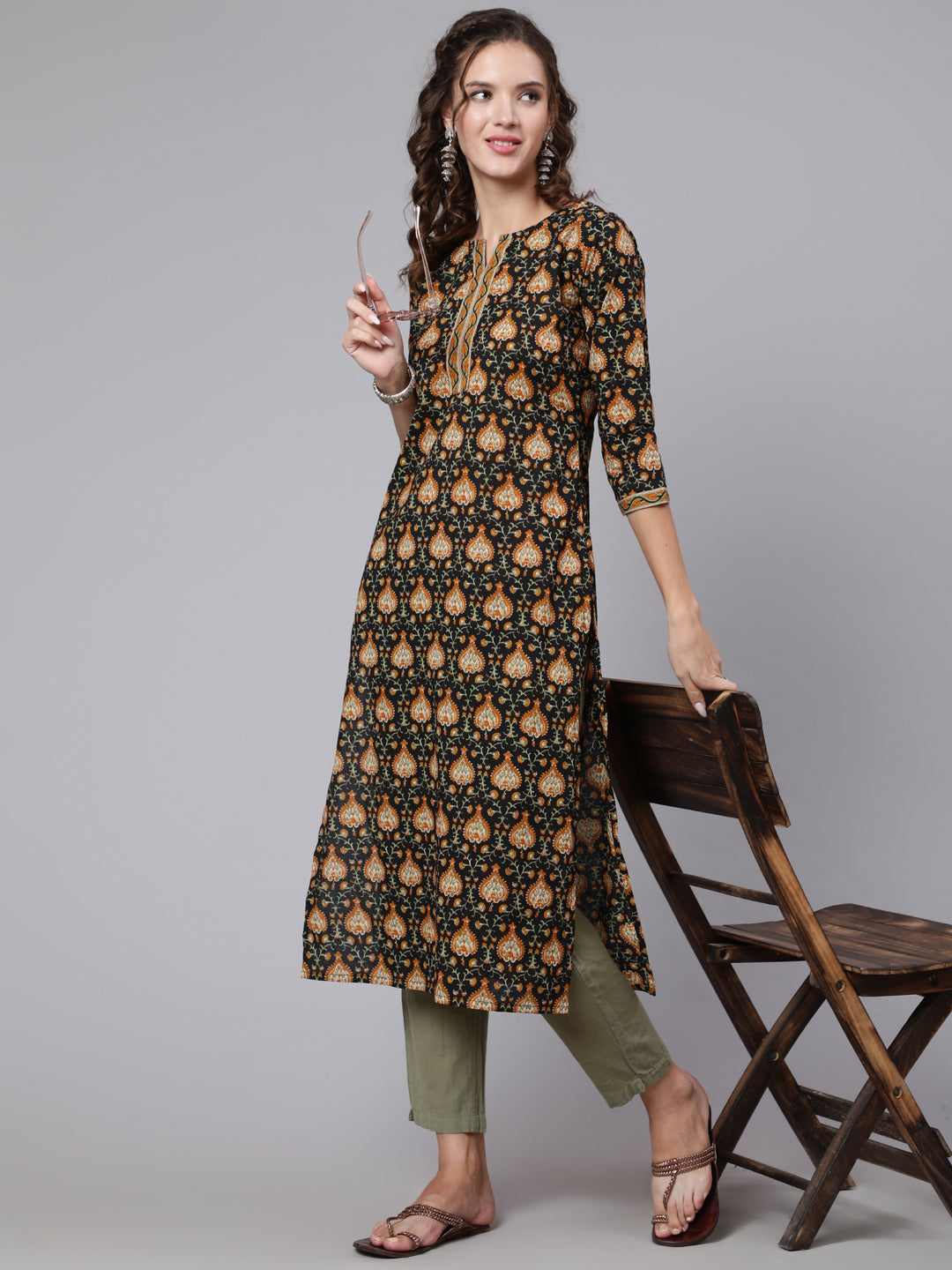 Black Printed straight kurta with three quarter sleeves