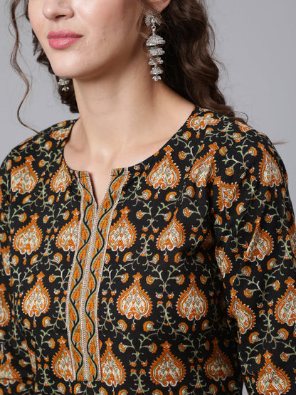 Black Printed straight kurta with three quarter sleeves