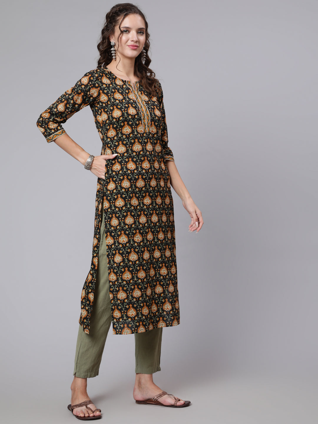 Black Printed straight kurta with three quarter sleeves