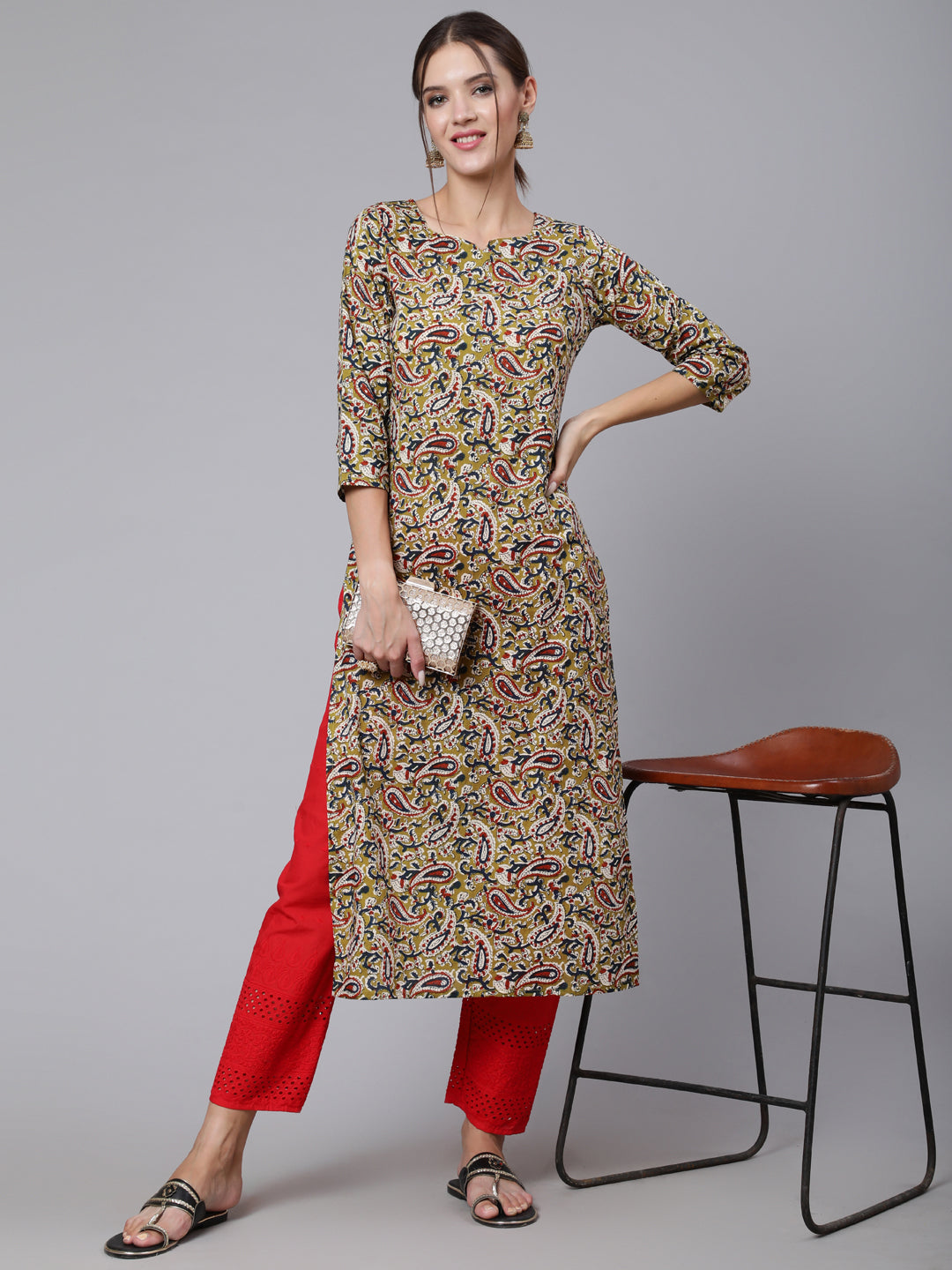 Green Ethnic Printed Straight Kurta with Three Quarter Sleeves