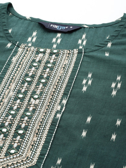 Women Green Embroidered Printed Straight Kurta With Three Quarter Sleeves