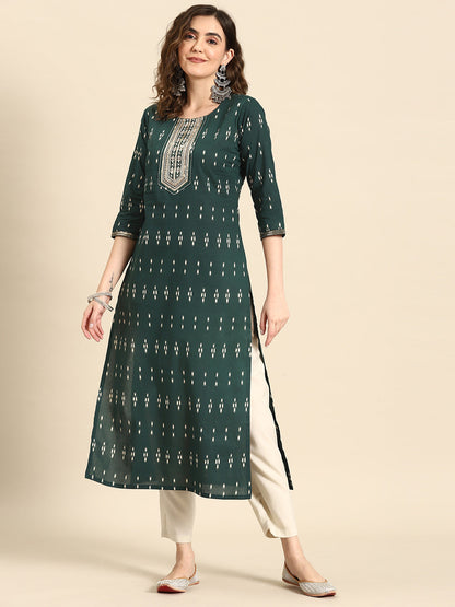 Women Green Embroidered Printed Straight Kurta With Three Quarter Sleeves