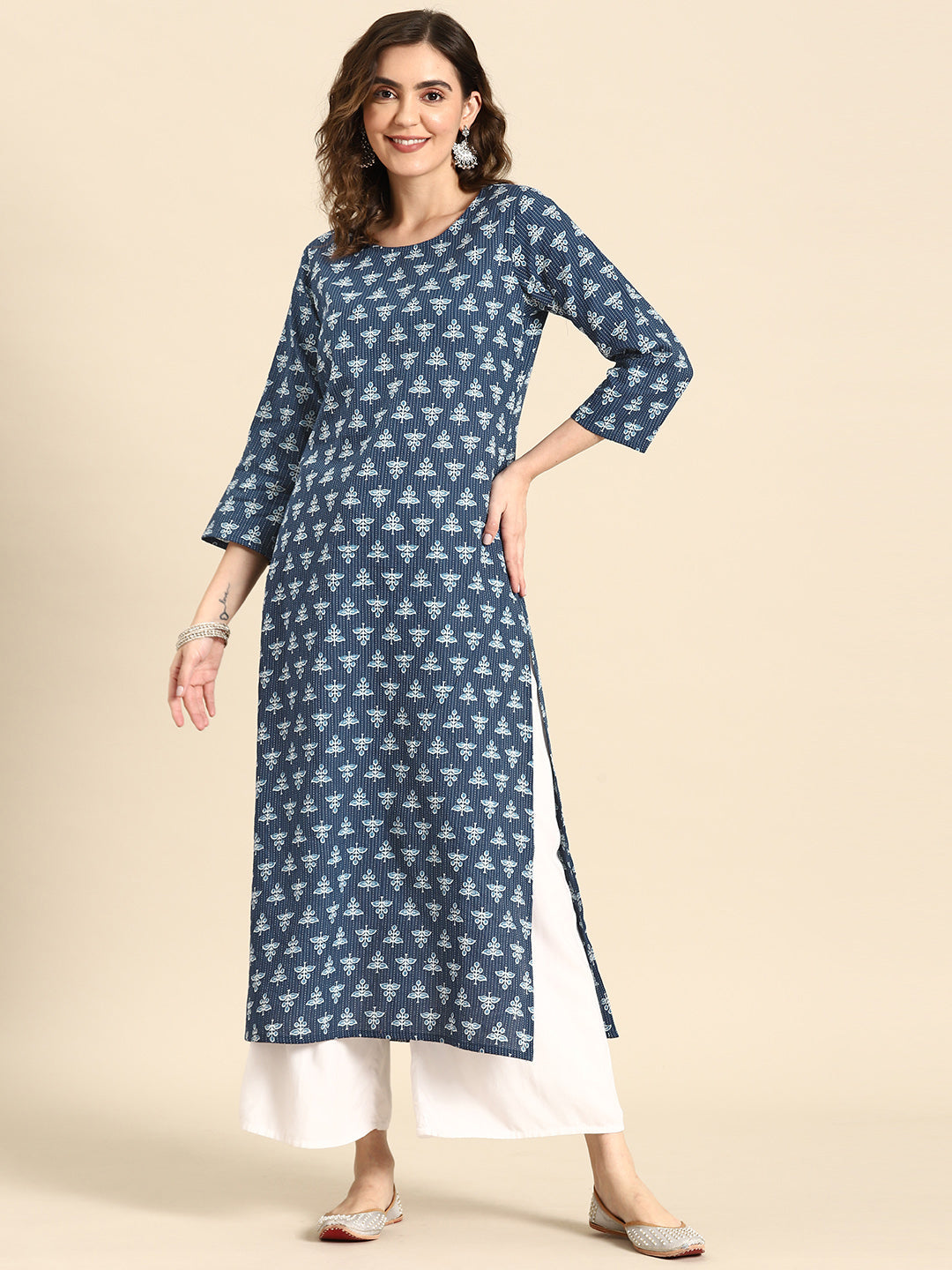 Women Blue Ethnic Printed Straight Kurta with Three Quarter Sleeves