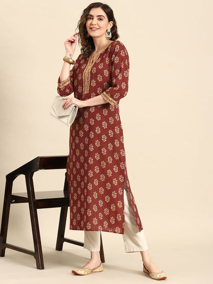 Women Maroon Printed Straight Kurta With Three Quarter Sleeves