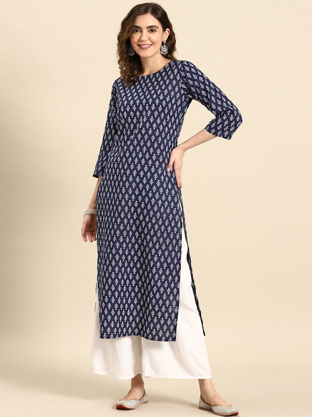 Women Blue Ethnic Printed Straight Kurta with Three Quarter Sleeves