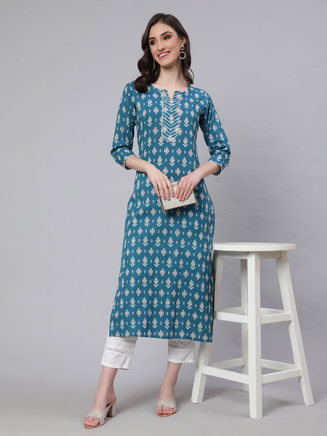 Women Blue Ethnic Printed Straight Kurta with Three Quarter Sleeves