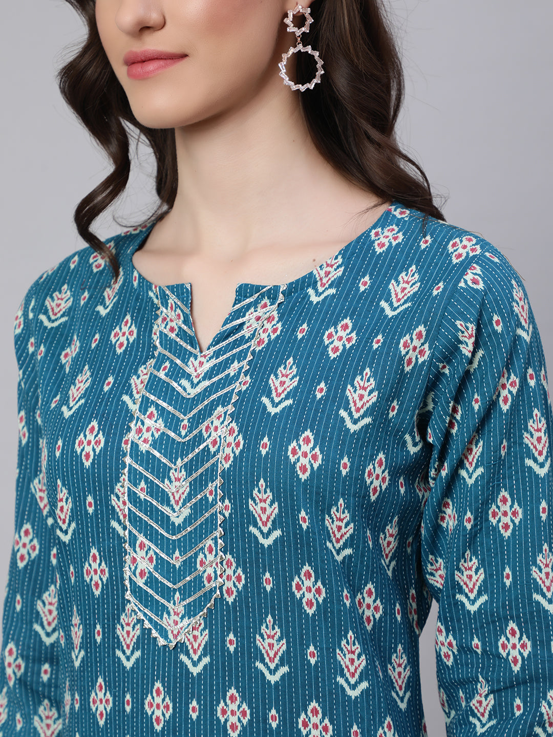 Women Blue Ethnic Printed Straight Kurta with Three Quarter Sleeves