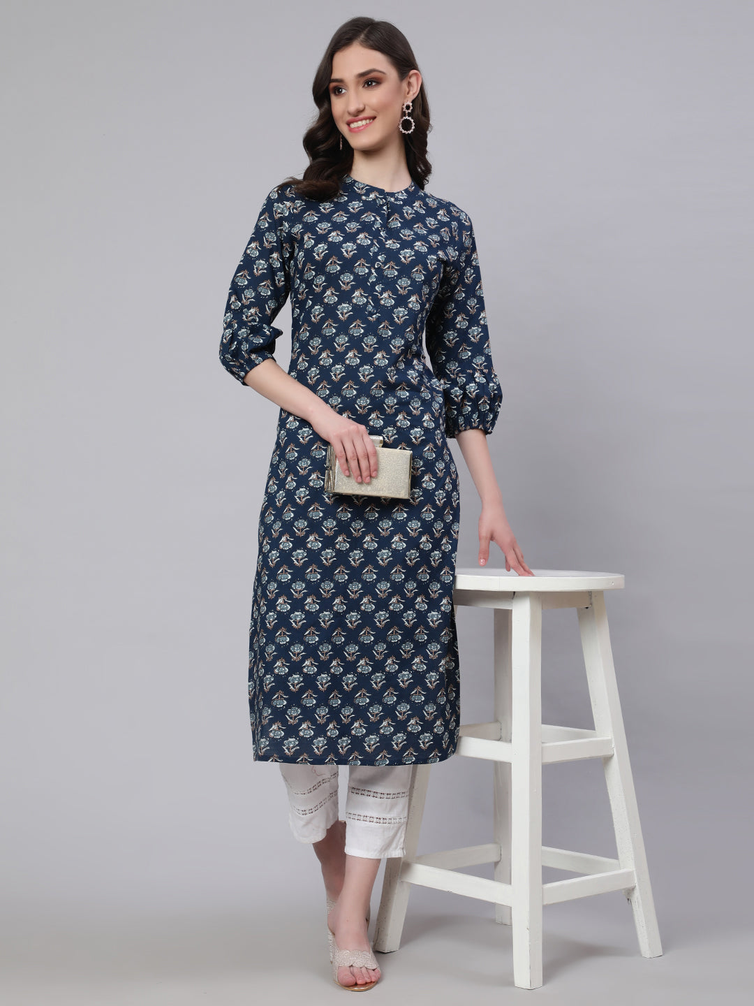 Women Blue Ethnic Printed Straight Kurta with Three Quarter Sleeves