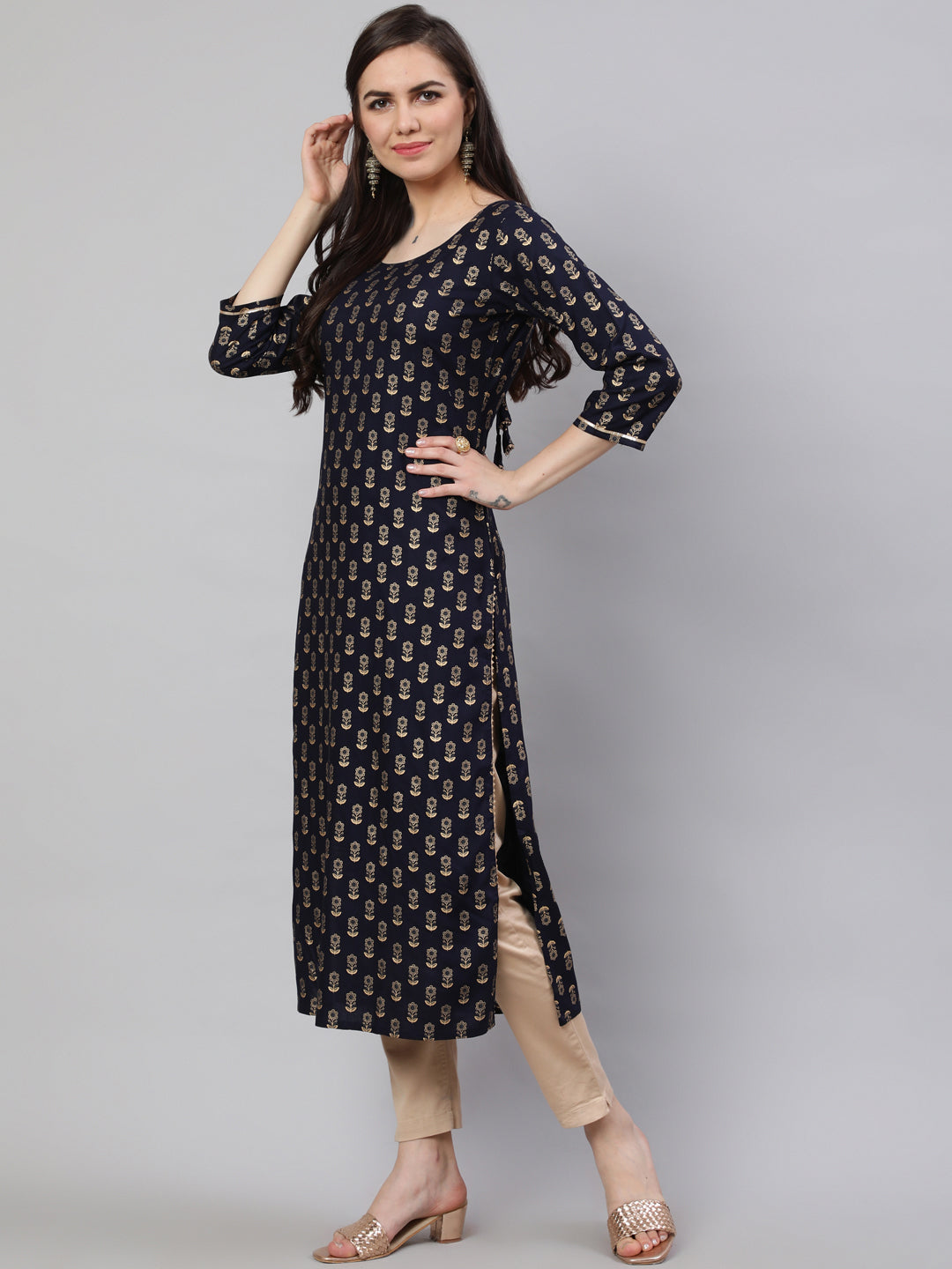 Women Navy Blue Ethnic Printed Straight Kurta with Three Quarter Sleeves