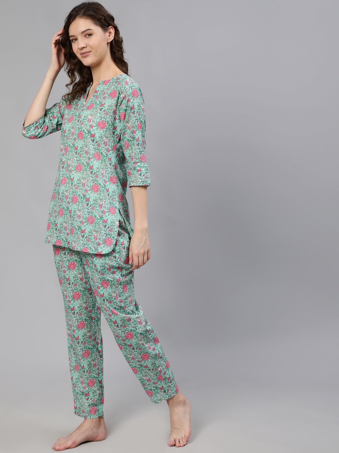 Women Green Floral Printed Night Suit