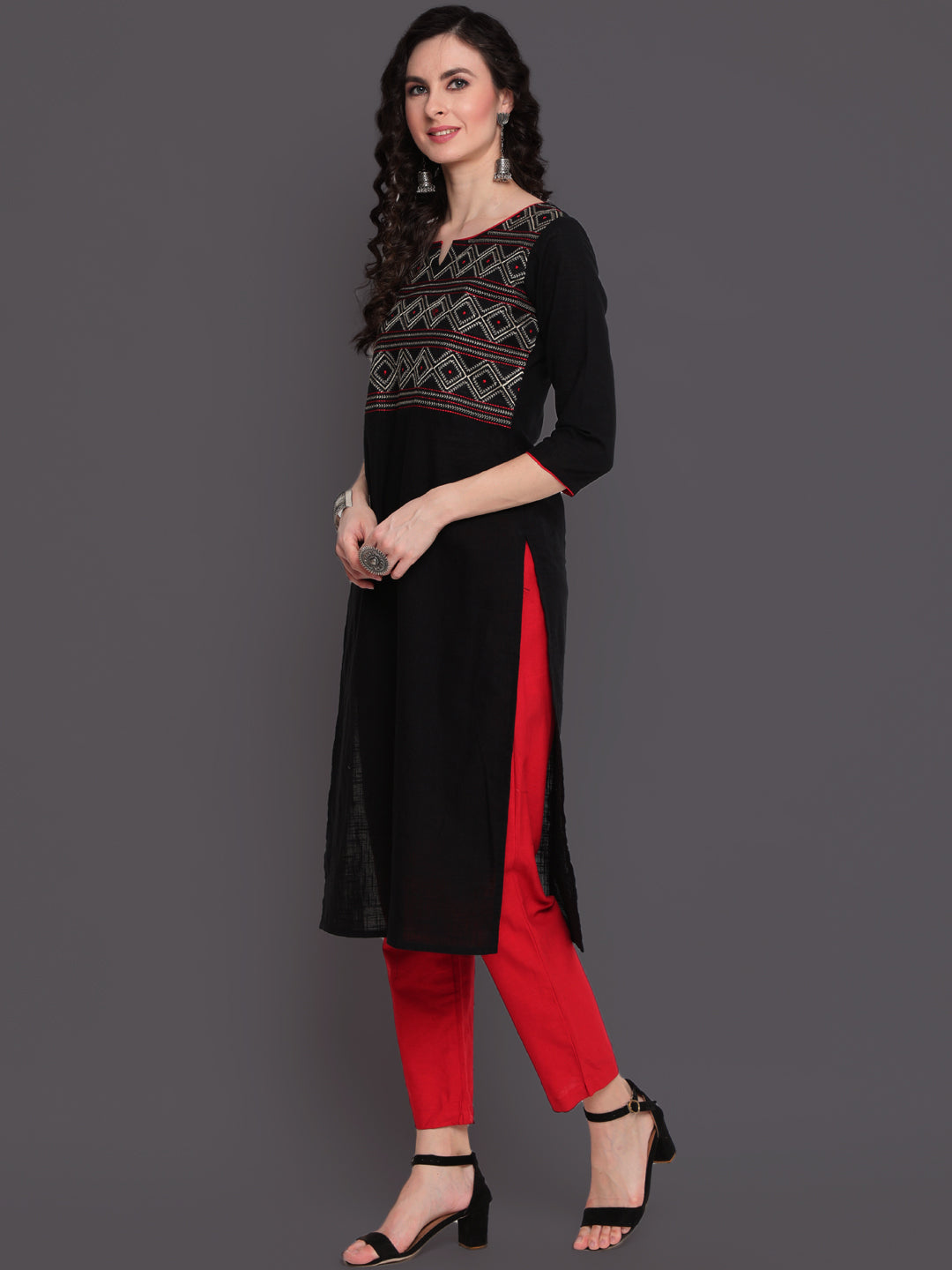 Embroidered Straight Calf Length 3/4 Sleeves Round Neck Cotton Slub Kurta