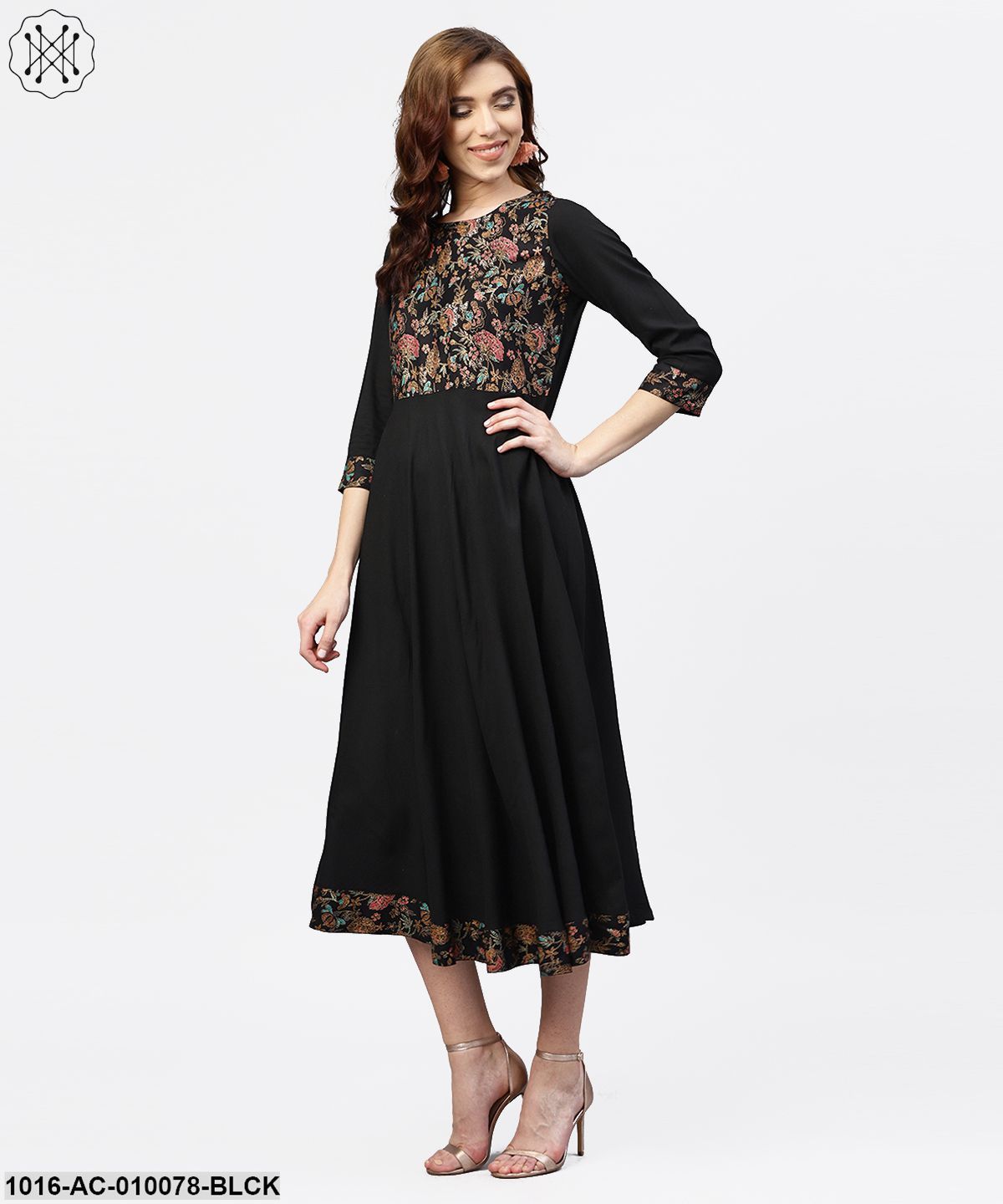 Black Printed Maxi Dress With Round Neck And Full Sleeves