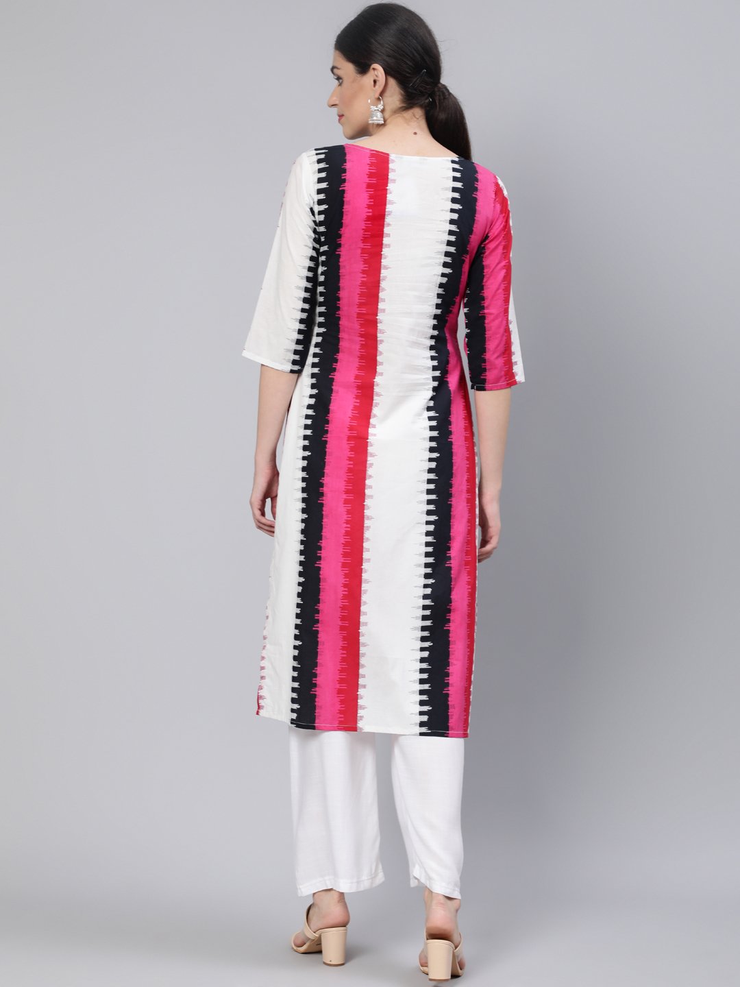 Women Multi Straight Kurta With Three Quarter Sleeves