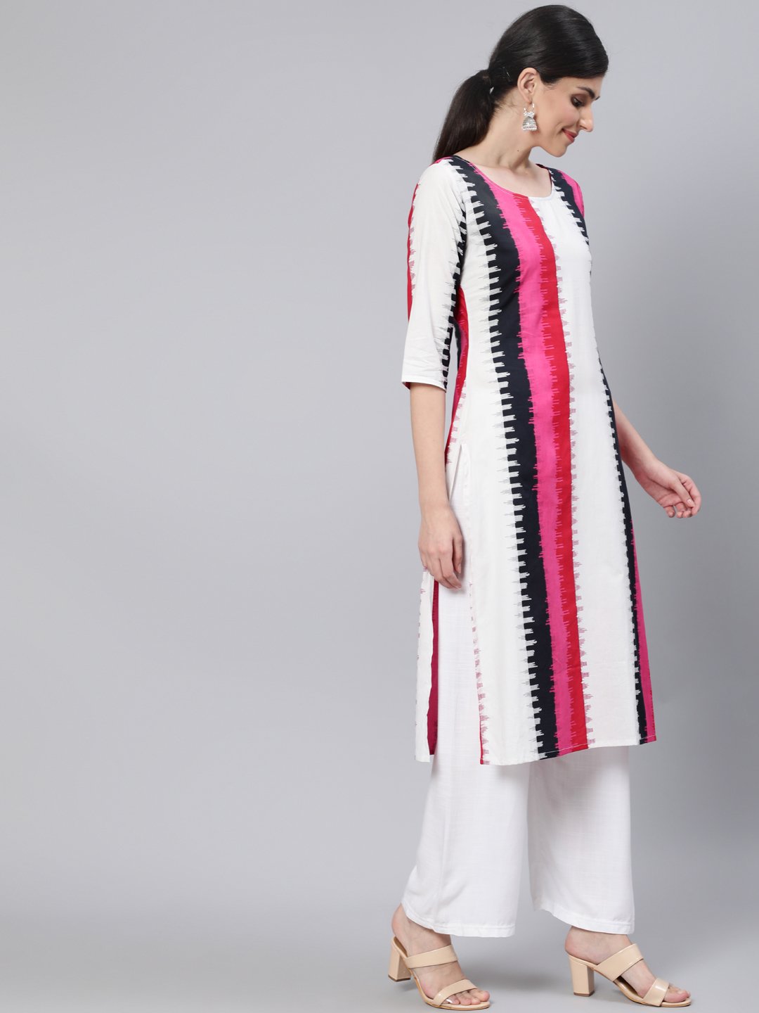 Women Multi Straight Kurta With Three Quarter Sleeves