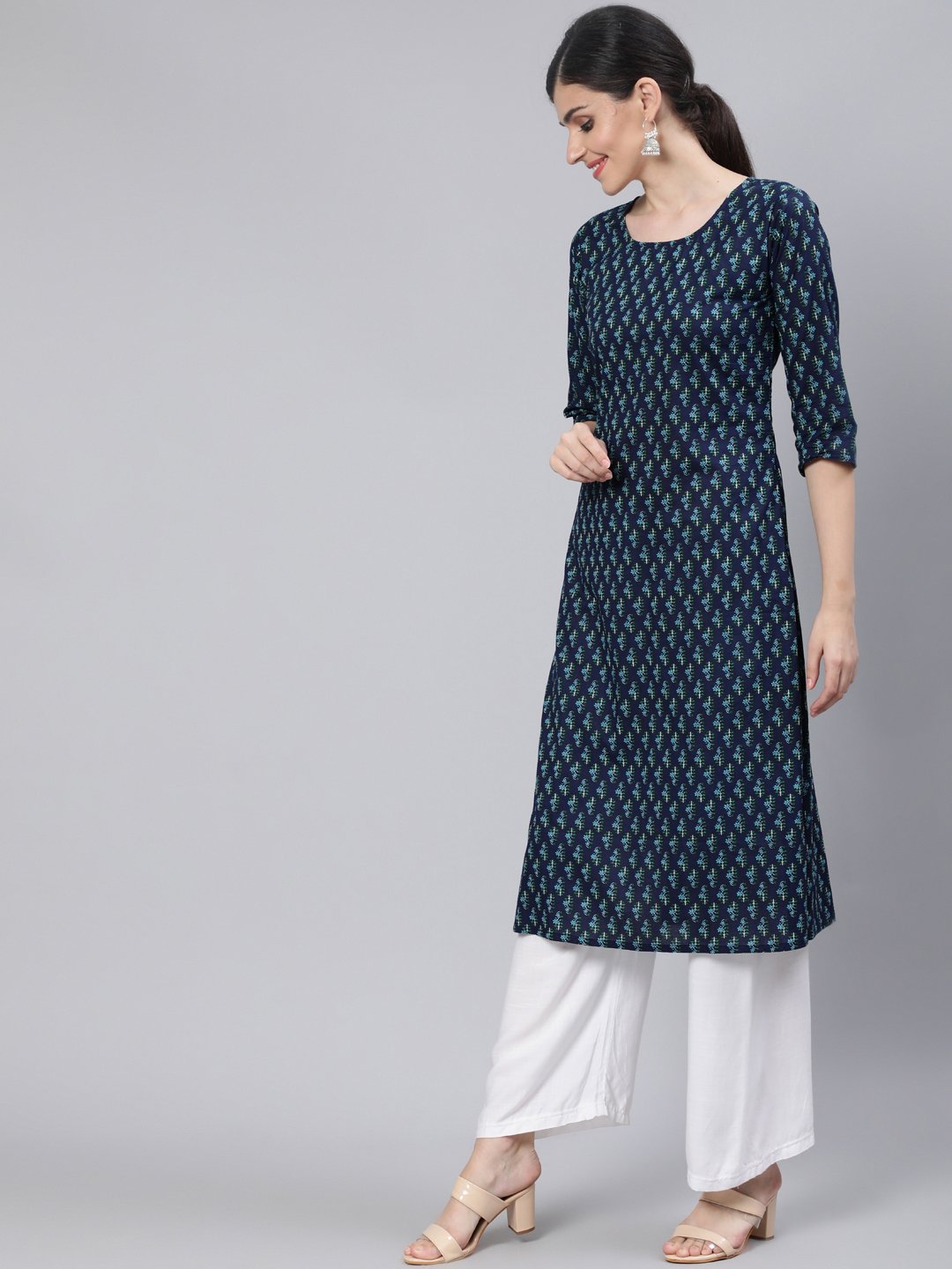 Women Navy Blue Straight Kurta With Three Quarter Sleeves