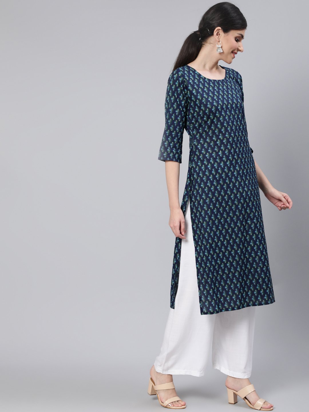 Women Navy Blue Straight Kurta With Three Quarter Sleeves