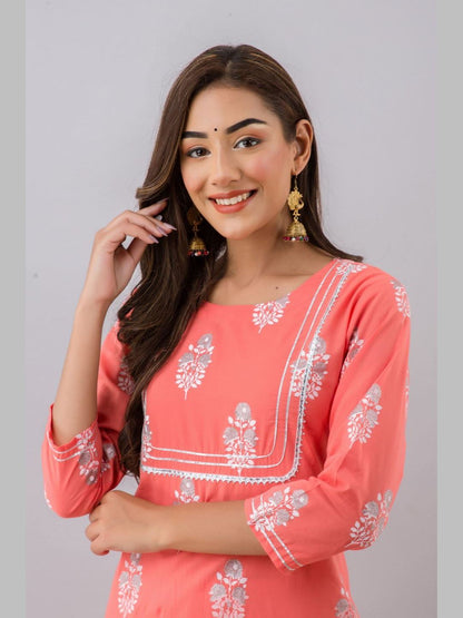 Women Cotton Printed Round Neck 3/4 Sleeve Straight Calf Length Kurta