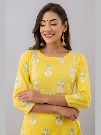 Women Cotton Printed Round Neck 3/4 Sleeve Straight Calf Length Kurta