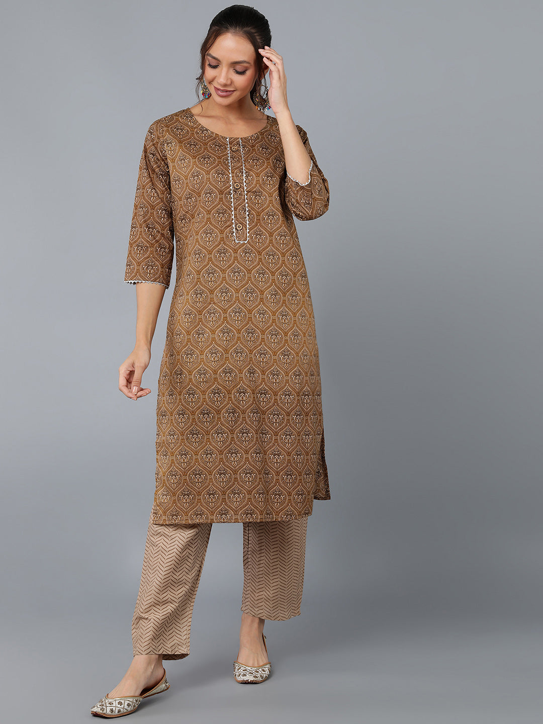 Cotton Blend Printed Straight Kurta Set (Brown)