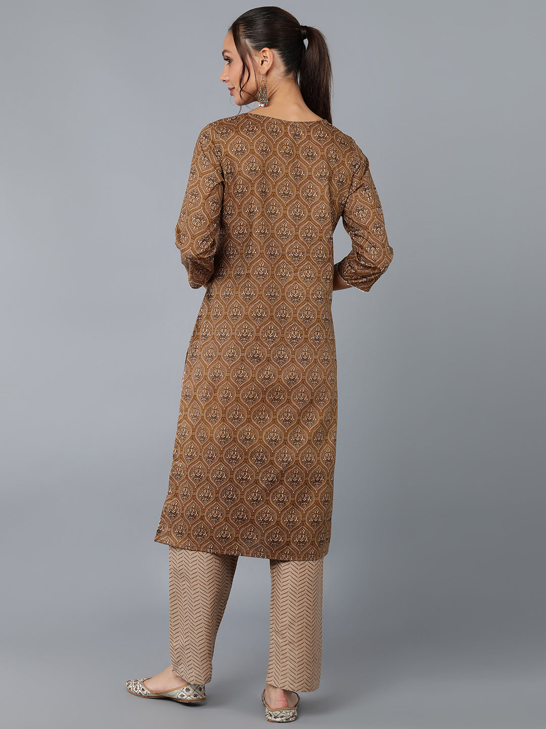 Cotton Blend Printed Straight Kurta Set (Brown)