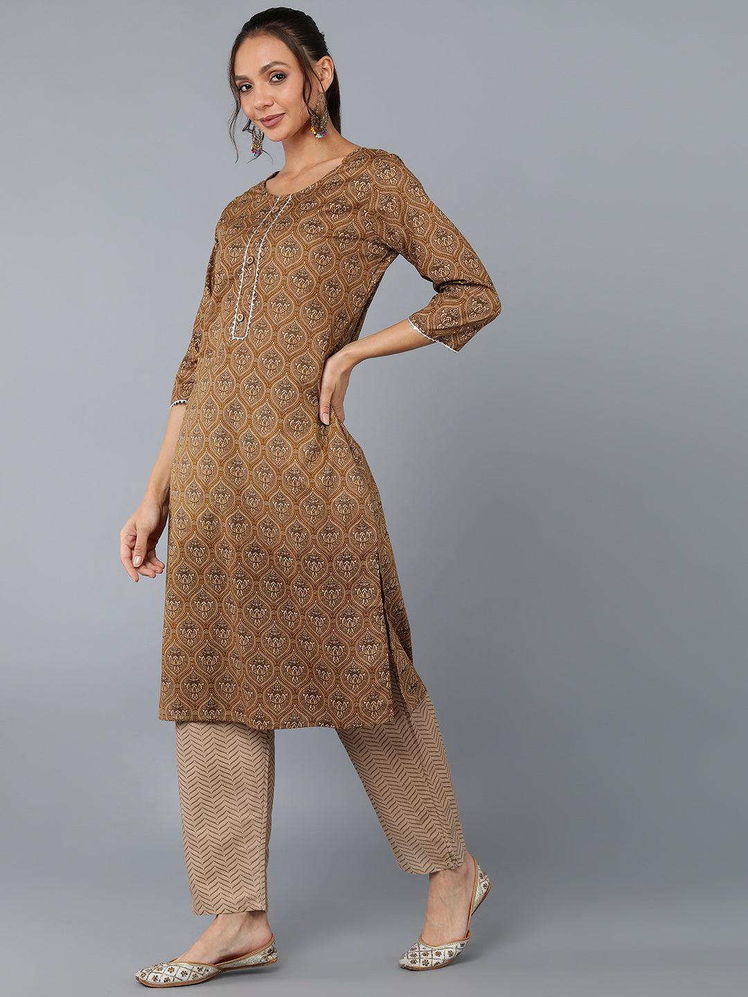 Cotton Blend Printed Straight Kurta Set (Brown)