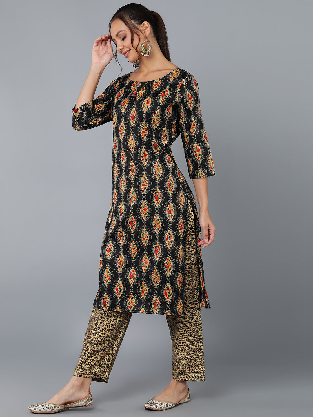 Cotton Blend Printed Straight Kurta Set (Black)